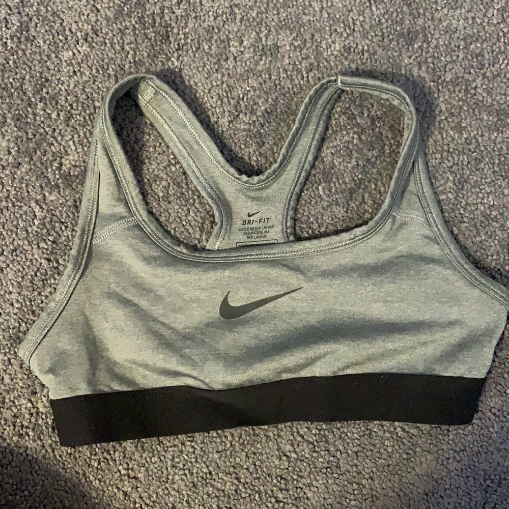 nike kids sports bra